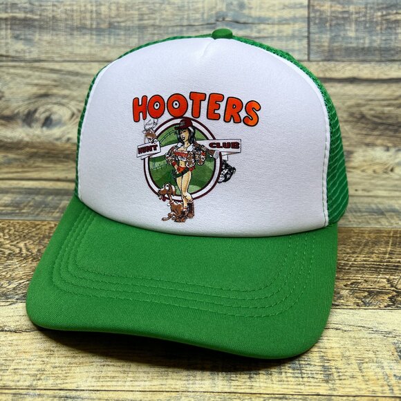 Hooters Mens Trucker Hat Green Snapback Hunting Fishing 90s Logo Baseball Cap - Picture 1 of 7